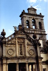 evora3.jpg (15814 bytes)