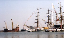ships.jpg (10276 bytes)
